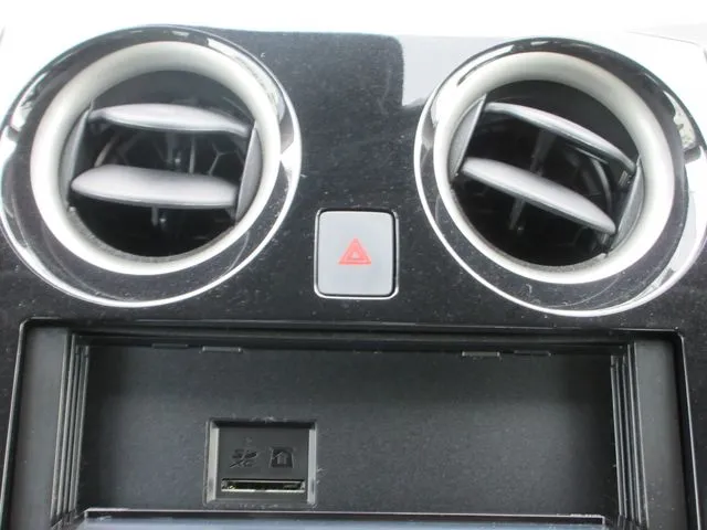 ノート　４ＷＤ（ニッサン）の車両写真