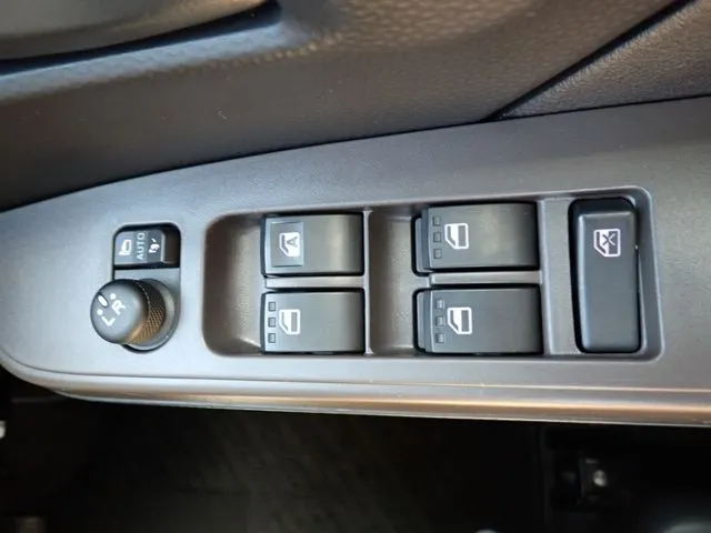 トール（ダイハツ）の車両写真