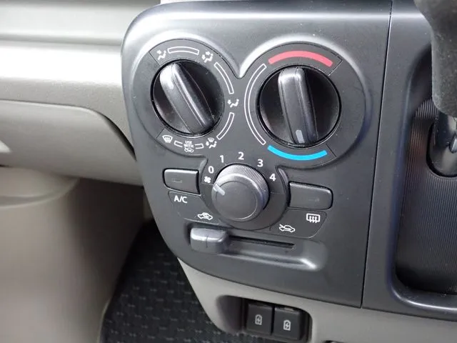 エブリイバン（スズキ）の車両写真