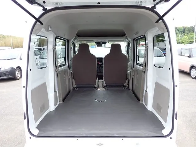 エブリイバン（スズキ）の車両写真