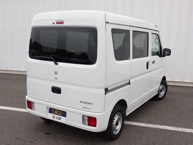 エブリイバン（スズキ）の車両写真