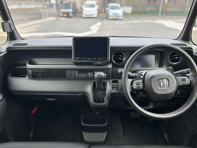 Ｎ　ＢＯＸ　カスタム（ホンダ）の車両写真