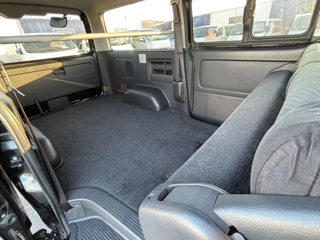 ハイエースバン　２ＷＤ（トヨタ）の車両写真