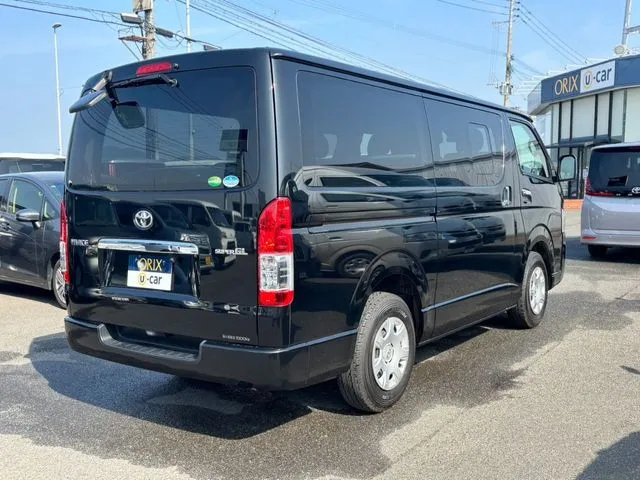 ハイエースバン　２ＷＤ（トヨタ）の車両写真