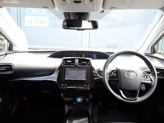 プリウス（トヨタ）の車両写真