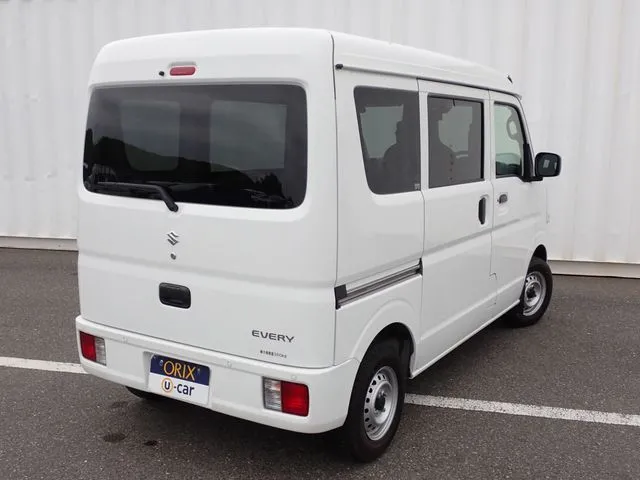 エブリイバン（スズキ）の車両写真