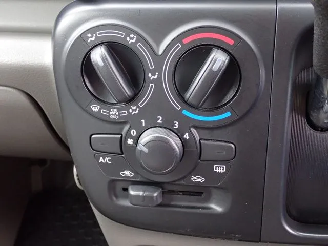 エブリイバン（スズキ）の車両写真