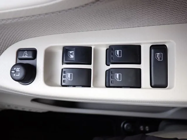 ムーヴ(ダイハツ)の車両写真