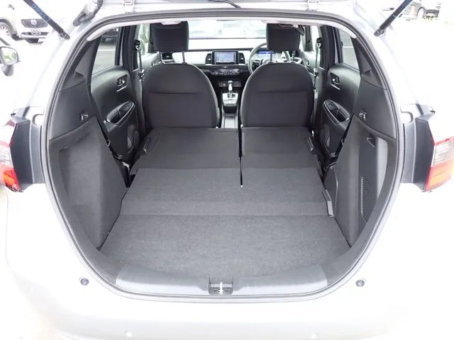 フィット　ｅ：ＨＥＶ（ホンダ）の車両写真