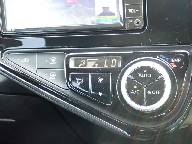 アクア（トヨタ）の車両写真
