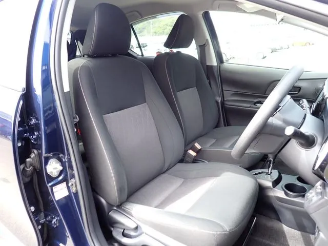 アクア（トヨタ）の車両写真