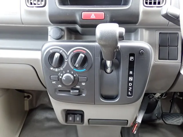 エブリイバン（スズキ）の車両写真