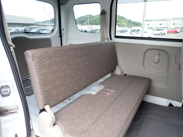 エブリイバン（スズキ）の車両写真