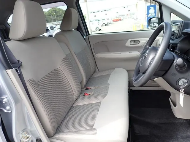 ムーヴ（ダイハツ）の車両写真