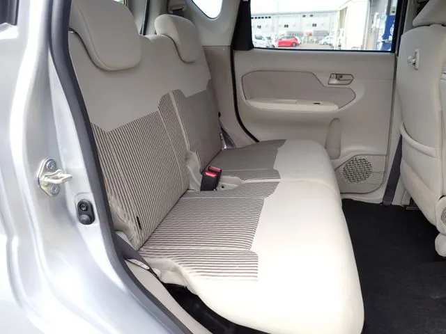 ムーヴ（ダイハツ）の車両写真