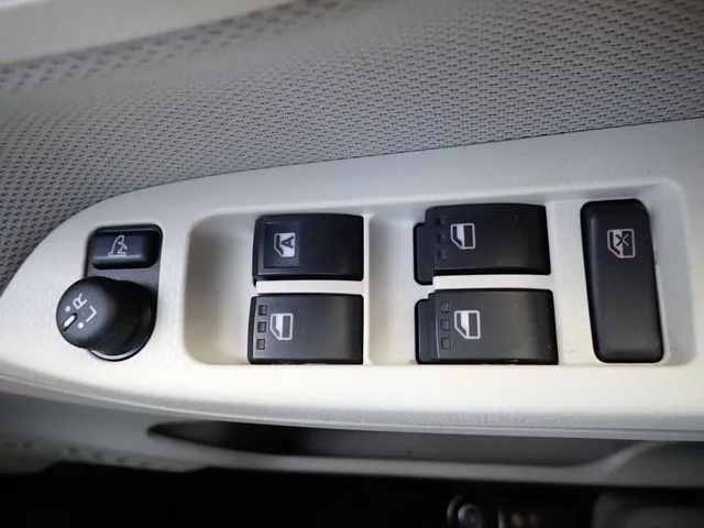 ムーヴ（ダイハツ）の車両写真
