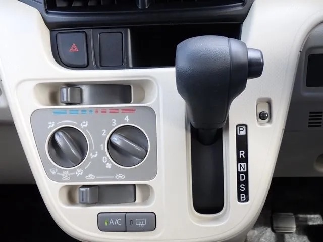 ムーヴ（ダイハツ）の車両写真