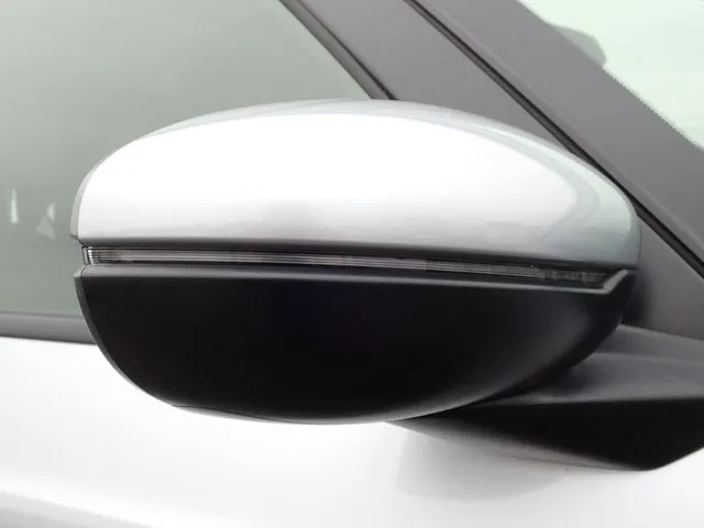 フィット　ｅ：ＨＥＶ（ホンダ）の車両写真
