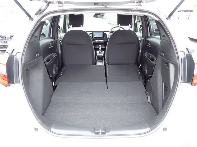 フィット　ｅ：ＨＥＶ（ホンダ）の車両写真