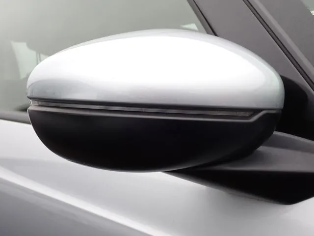 フィット e:HEV 4WD(ホンダ)の車両写真