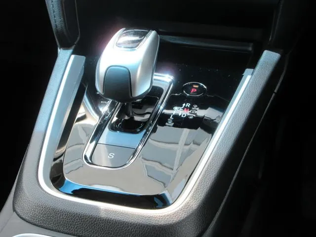 ホンダ　シャトル　ハイブリッド　４ＷＤ