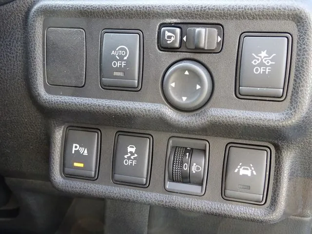 ノート(ニッサン)の車両写真