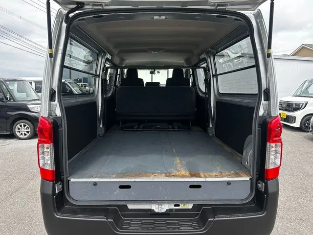 ＮＶ３５０キャラバン（ニッサン）の車両写真