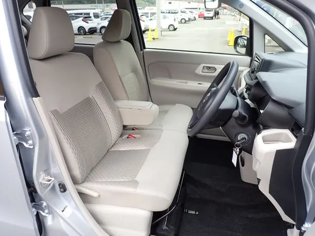 ムーヴ(ダイハツ)の車両写真