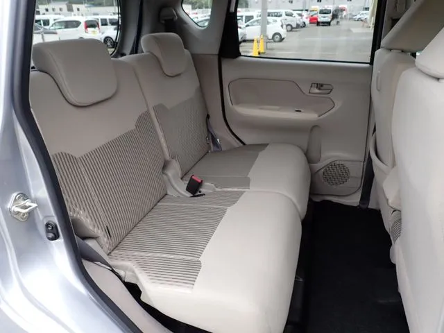ムーヴ(ダイハツ)の車両写真