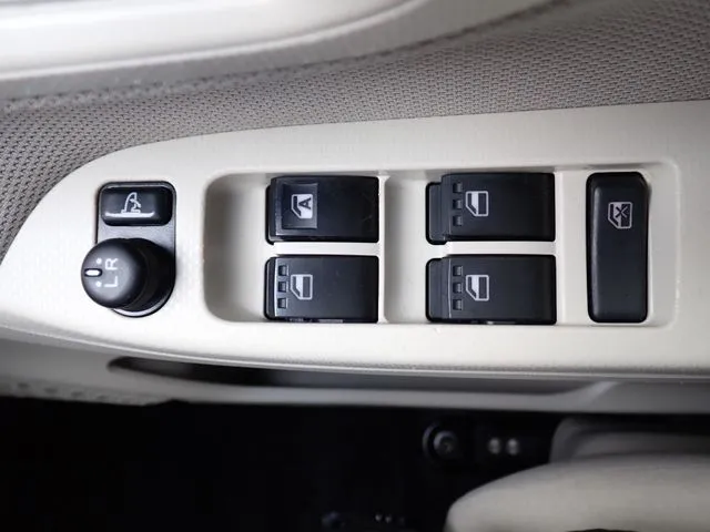 ムーヴ(ダイハツ)の車両写真