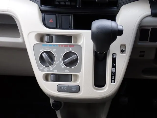 ムーヴ(ダイハツ)の車両写真