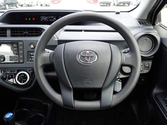 アクア(トヨタ)の車両写真