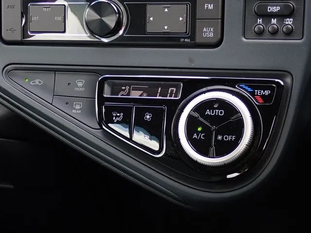アクア(トヨタ)の車両写真