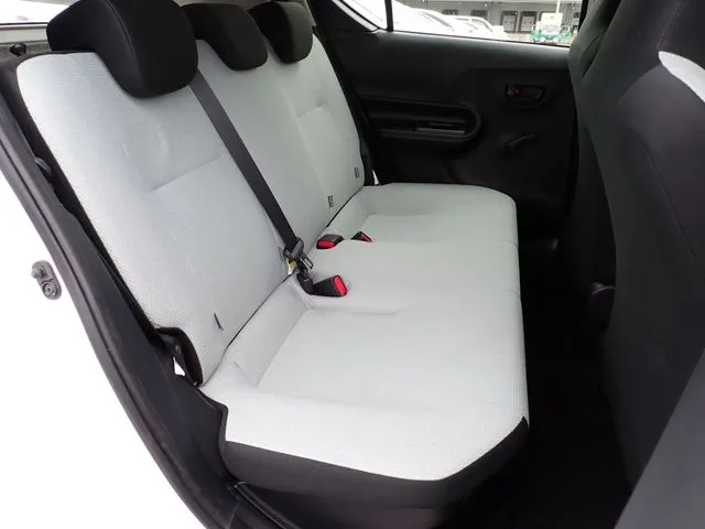 アクア（トヨタ）の車両写真