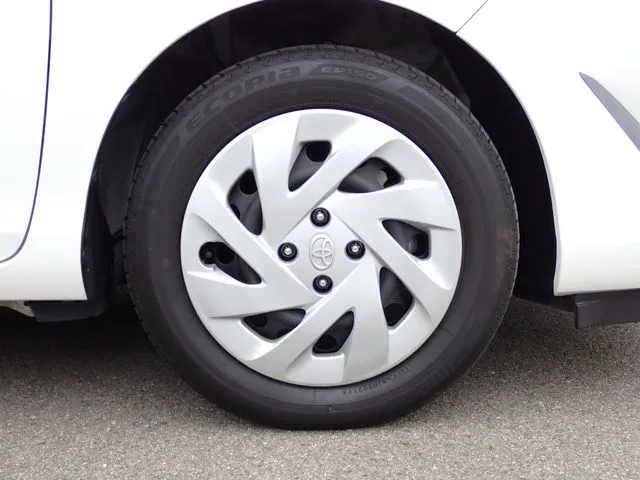 アクア（トヨタ）の車両写真
