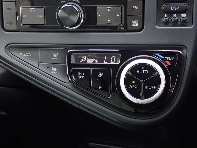 アクア（トヨタ）の車両写真