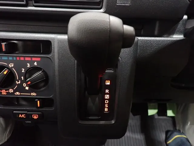 ダイハツ　ハイゼットカーゴ