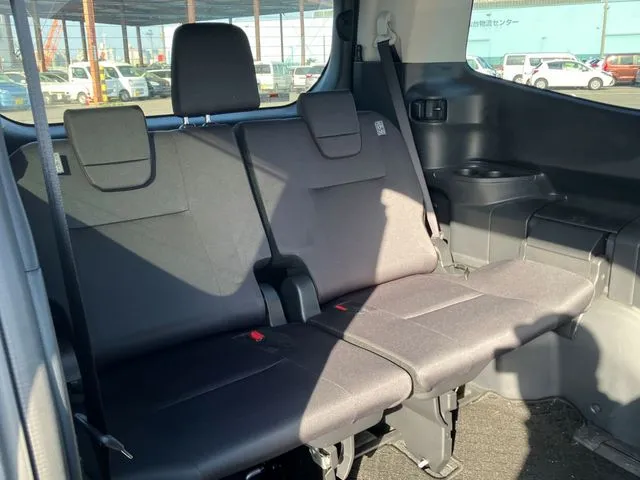 トヨタ ノア 4WD