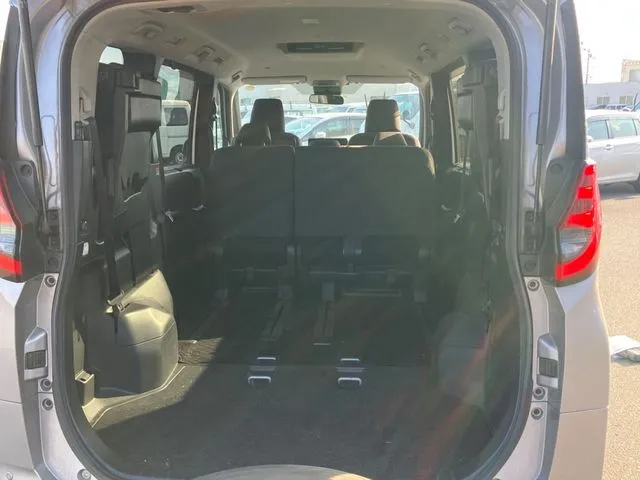 トヨタ ノア 4WD