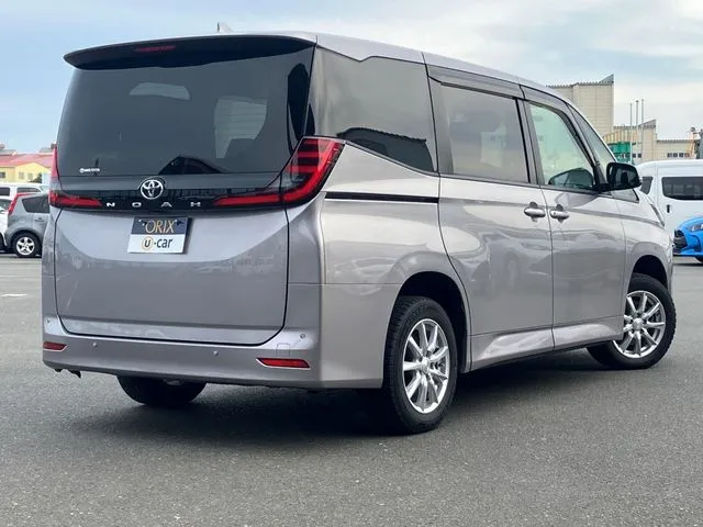 トヨタ ノア 4WD