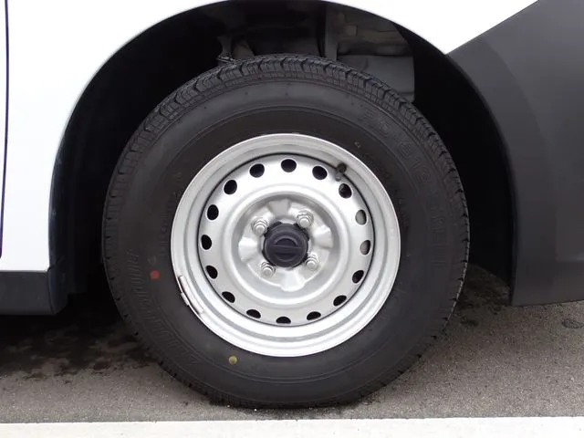 ニッサン NV150 AD 2WD
