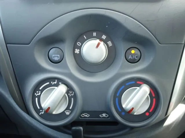 マーチ（ニッサン）の車両写真