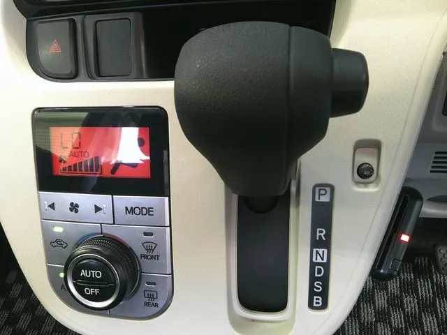ムーヴ 4WD(ダイハツ)の車両写真