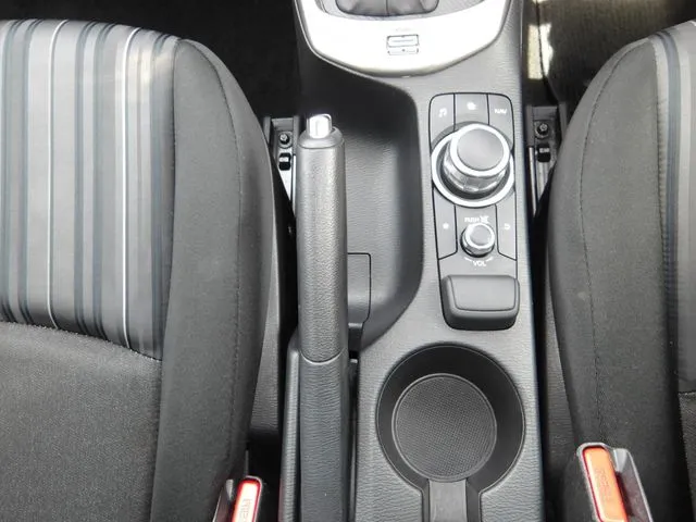 MAZDA2(マツダ)の車両写真