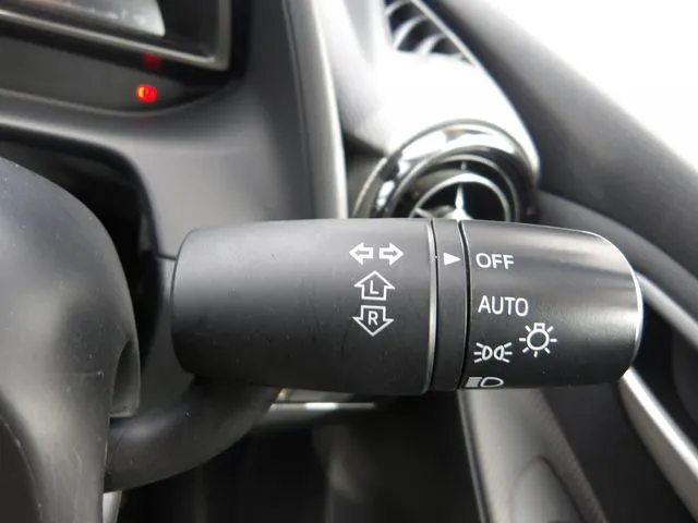 MAZDA2(マツダ)の車両写真