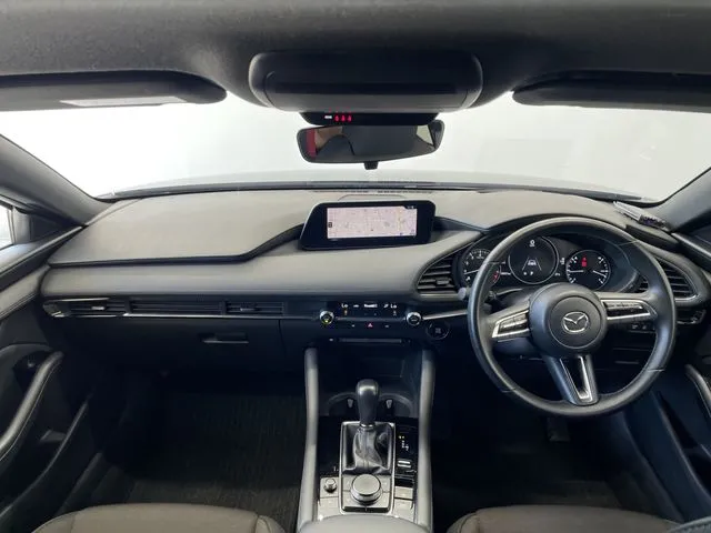 ＭＡＺＤＡ３　ファストバック（マツダ）の車両写真
