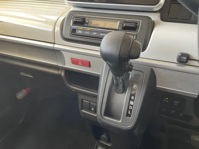スペーシア(スズキ)の車両写真
