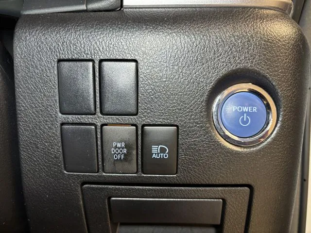 トヨタ　アルファード　ハイブリッド　４ＷＤ