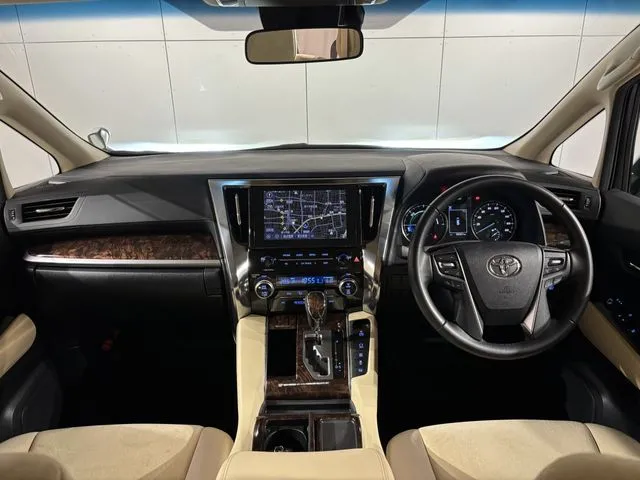 トヨタ　アルファード　ハイブリッド　４ＷＤ