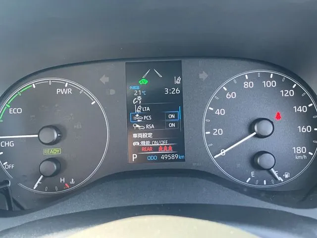 ヤリス　ハイブリッド（トヨタ）の車両写真